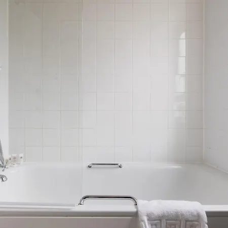 Penthousestays Wimbledon - Chic 2 Bedroom King Bed Apartment With Balcony - 2 Mins From Wimbledon Tennis Club And Museum - Aeltc Londra Esterno foto