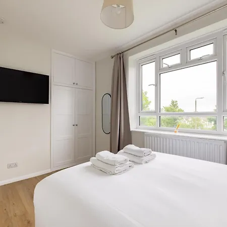 Penthousestays Wimbledon - Chic 2 Bedroom King Bed Apartment With Balcony - 2 Mins From Wimbledon Tennis Club And Museum - Aeltc Londra Esterno foto