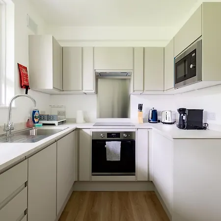 Penthousestays Wimbledon - Chic 2 Bedroom King Bed Apartment With Balcony - 2 Mins From Wimbledon Tennis Club And Museum - Aeltc Londra Esterno foto