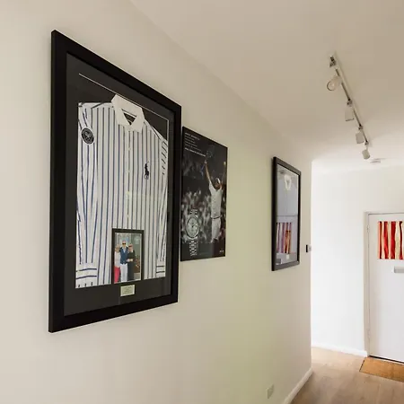 Penthousestays Wimbledon - Chic 2 Bedroom King Bed Apartment With Balcony - 2 Mins From Wimbledon Tennis Club And Museum - Aeltc Londra Esterno foto